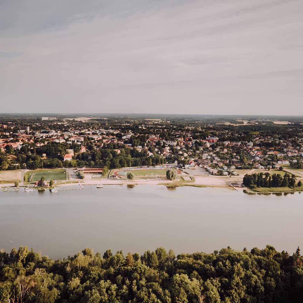 Näkymä kesäiselle Viljandinjärvelle