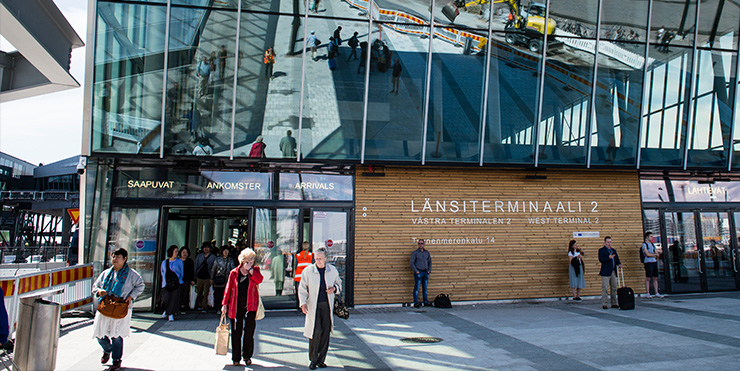 L&auml;nsiterminaali sis&auml;&auml;nk&auml;ynti