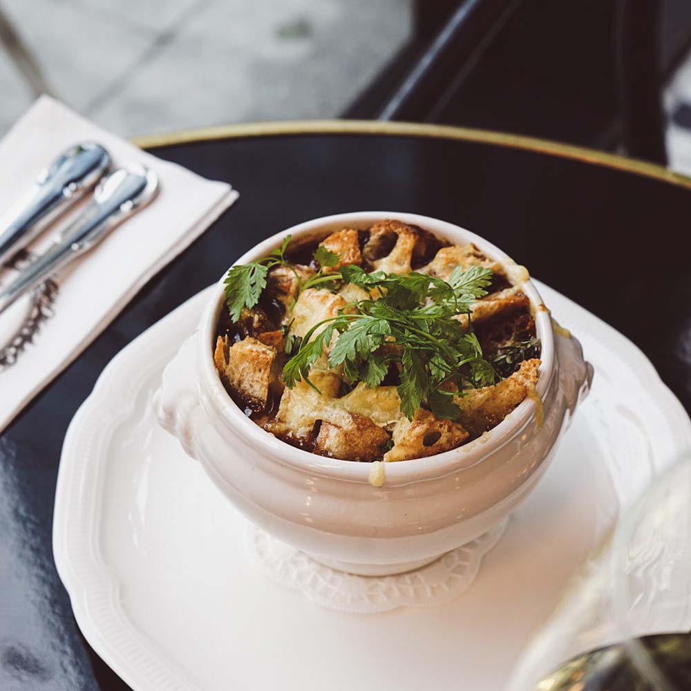 Herkullinen sipulikeitto