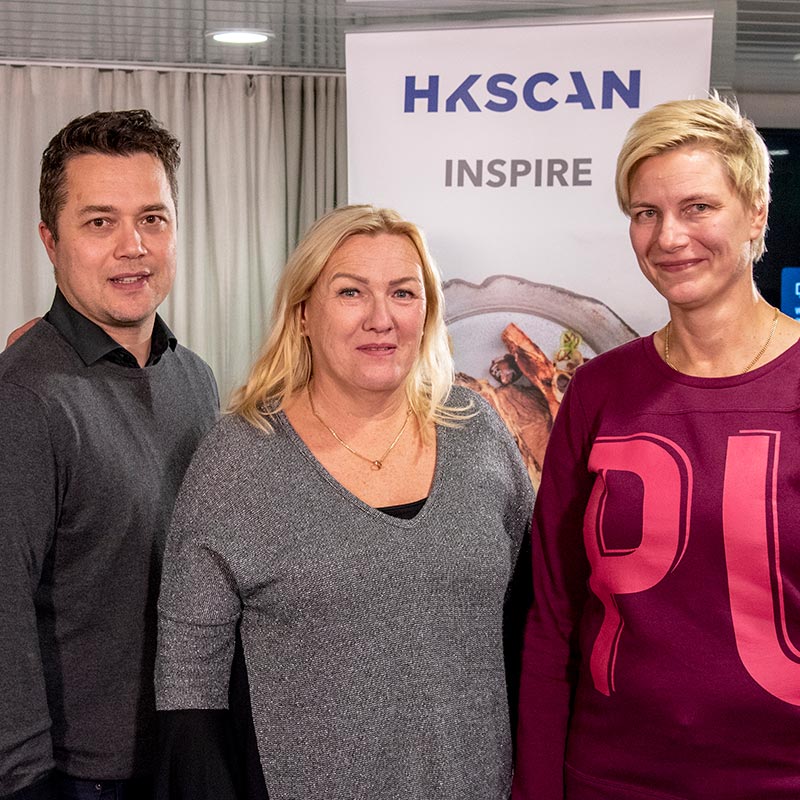 Sami Rekolan luentoa olivat tulleet mielenkiinnosta kuuntelemaan Tiina Laanti ja Nina Suominen. Sami Rekolan luentoa olivat tulleet mielenkiinnosta kuuntelemaan Tiina Laanti ja Nina Suominen.