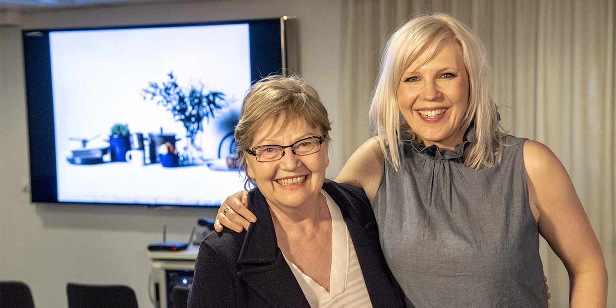 Tuula Rönkkö aikoo kokeilla Vappu Pimiän vinkkejä järjestäessään juhlia. Tuula Ronkko Vappua Pimiä